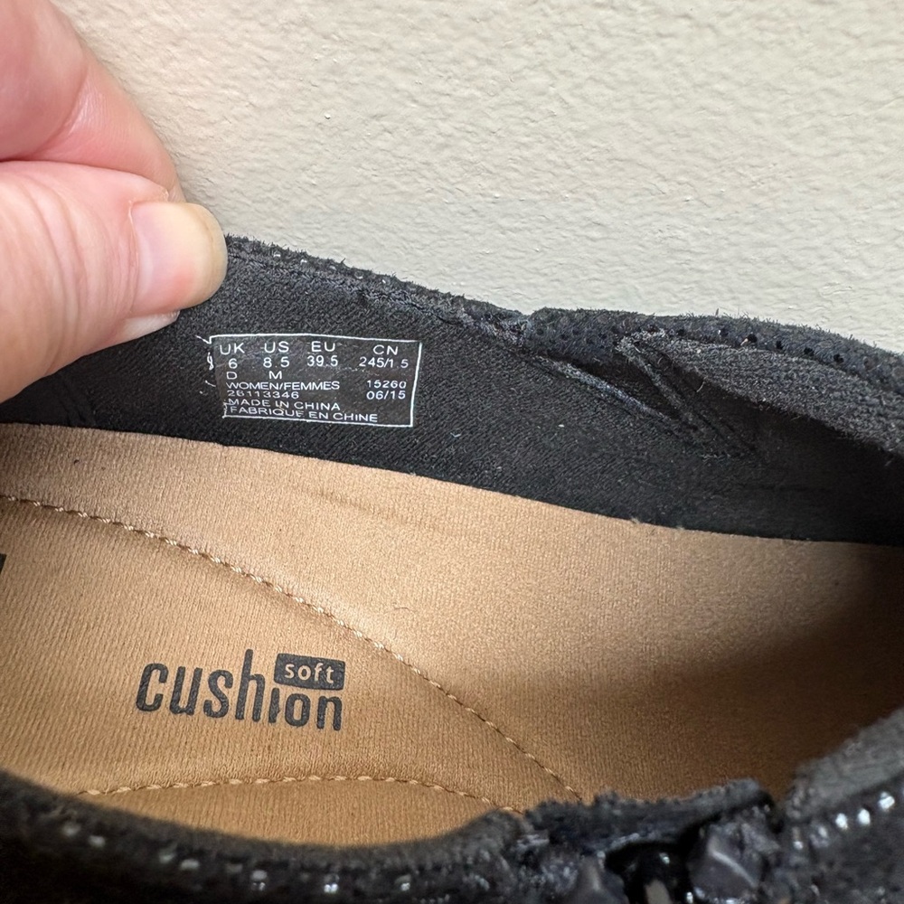 Clarks Women's Black Textured Loafers - Picture 6 of 7
